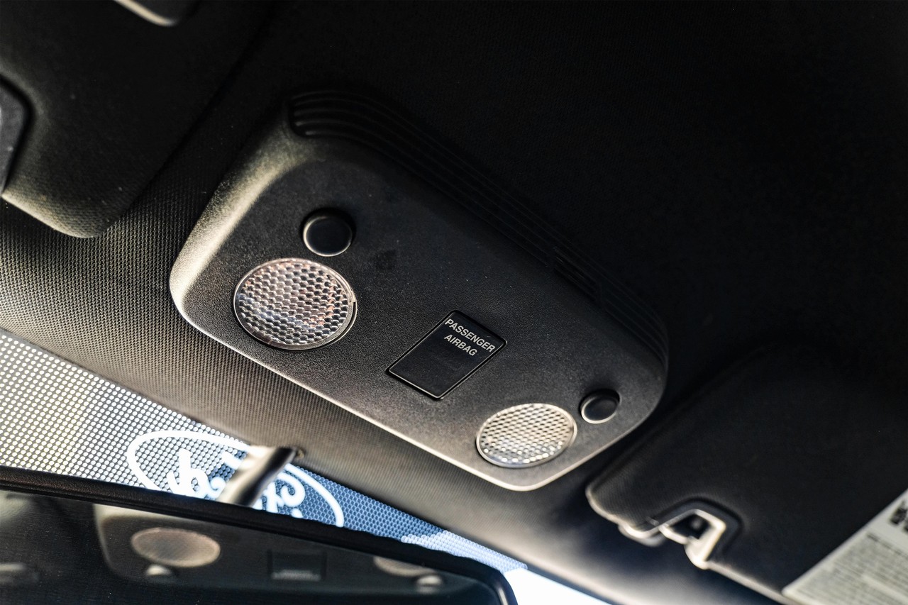 Ford Mustang Vehicle Main Gallery Image 21