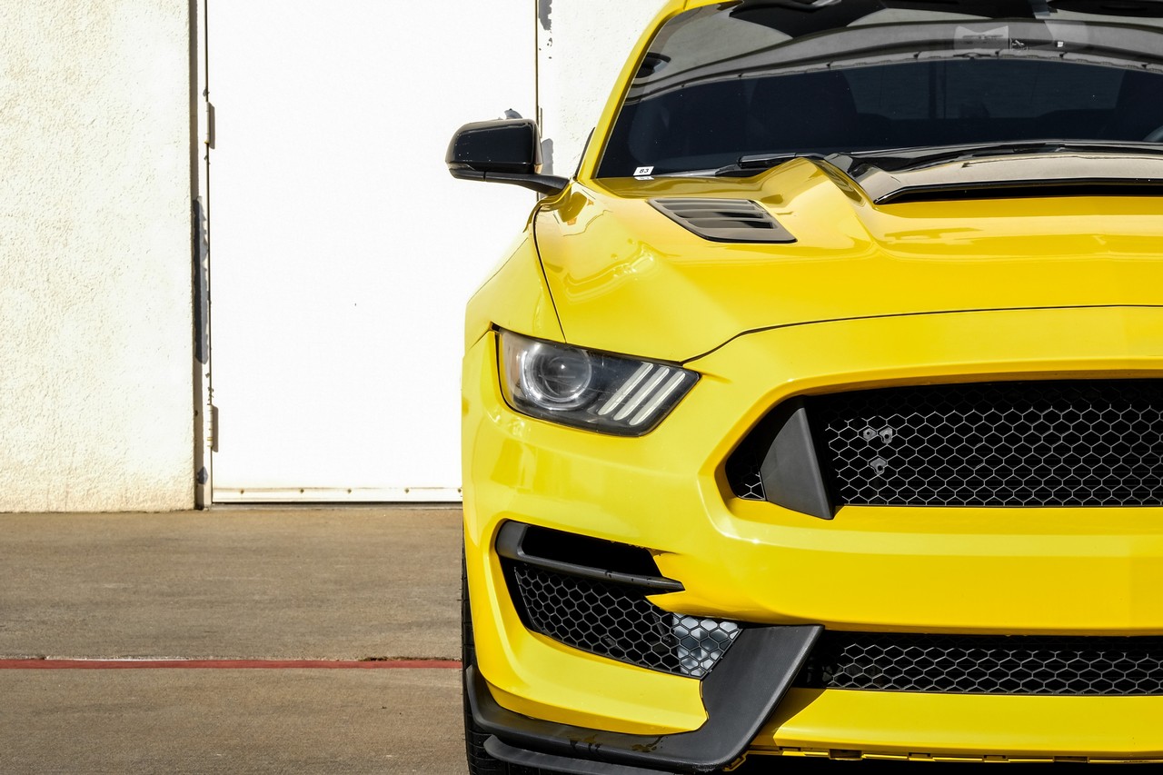 Ford Mustang Vehicle Main Gallery Image 34