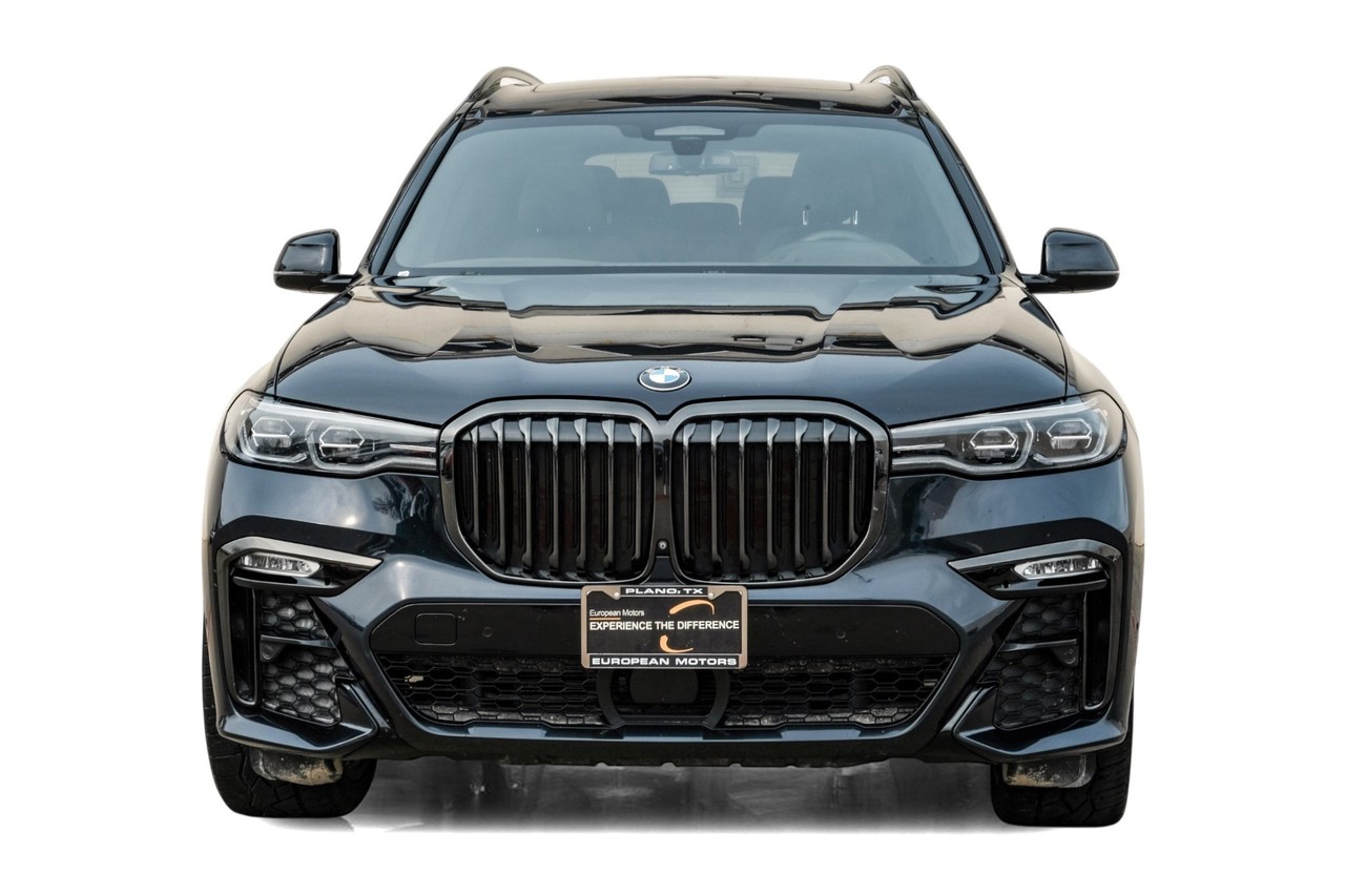 BMW X7 Vehicle Main Gallery Image 06