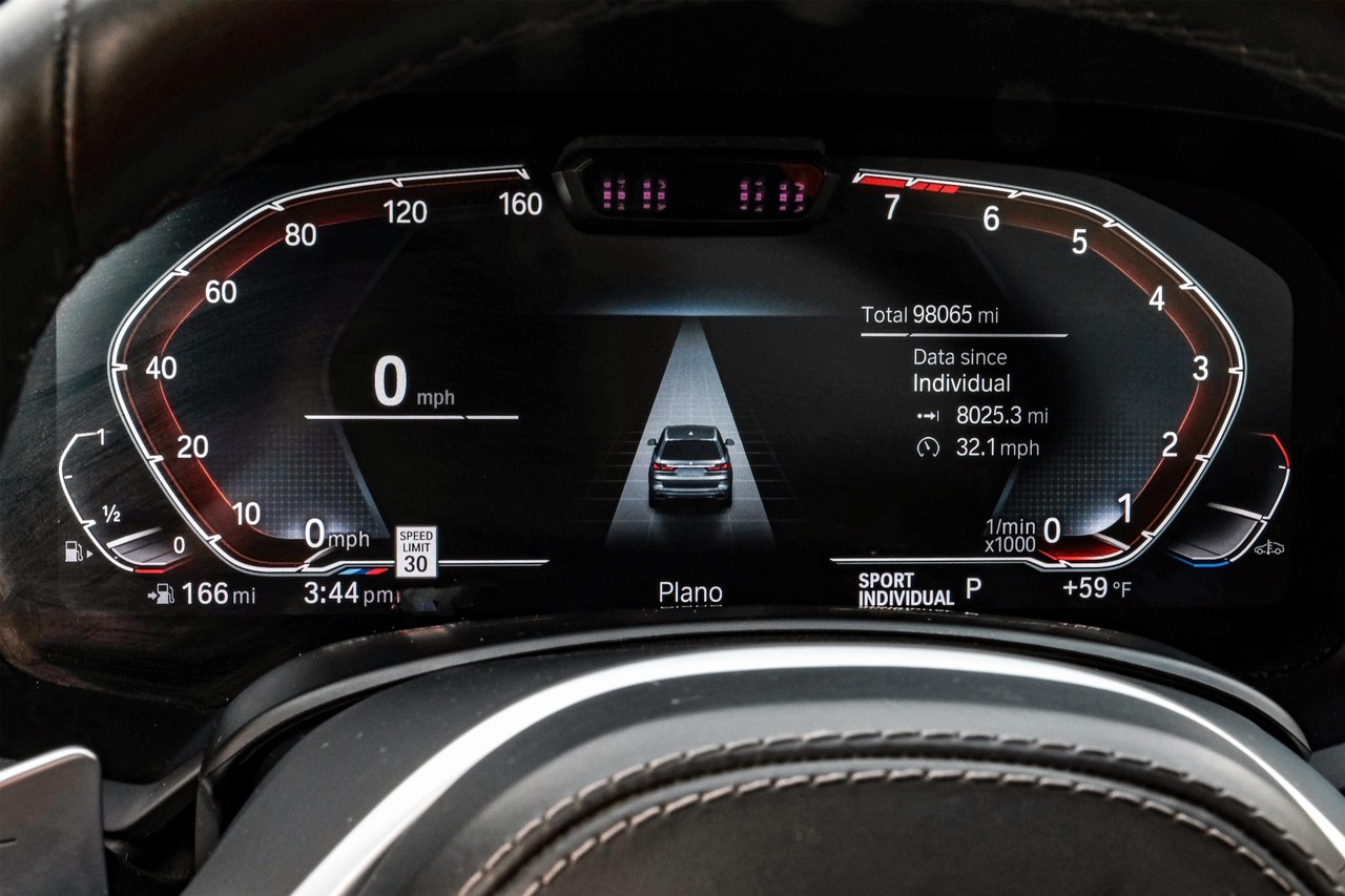 BMW X7 Vehicle Main Gallery Image 21