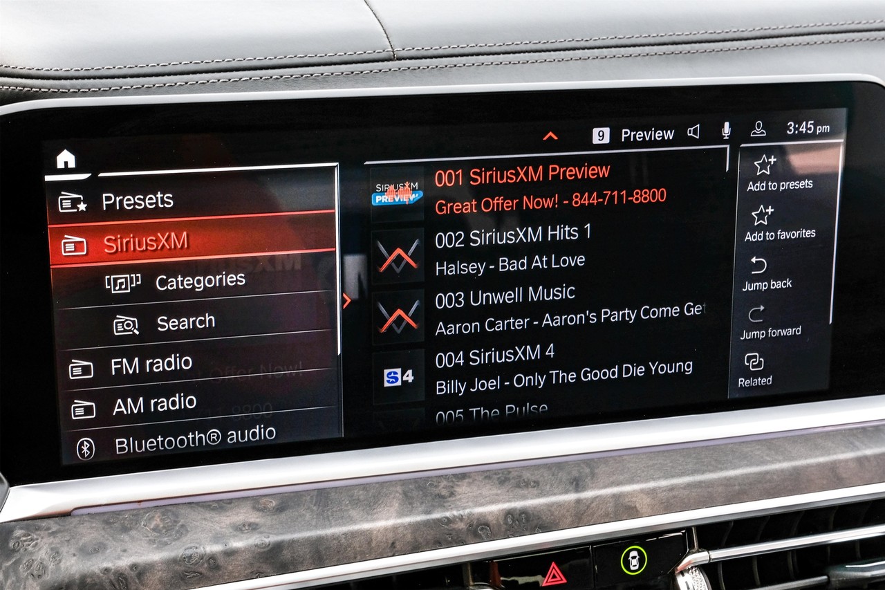 BMW X7 Vehicle Main Gallery Image 34