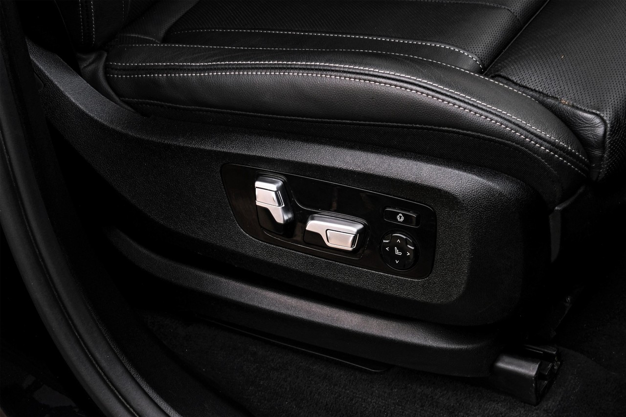 BMW X7 Vehicle Main Gallery Image 41