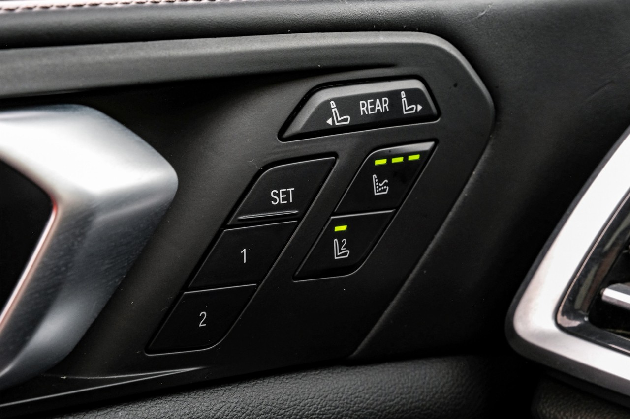 BMW X7 Vehicle Main Gallery Image 52