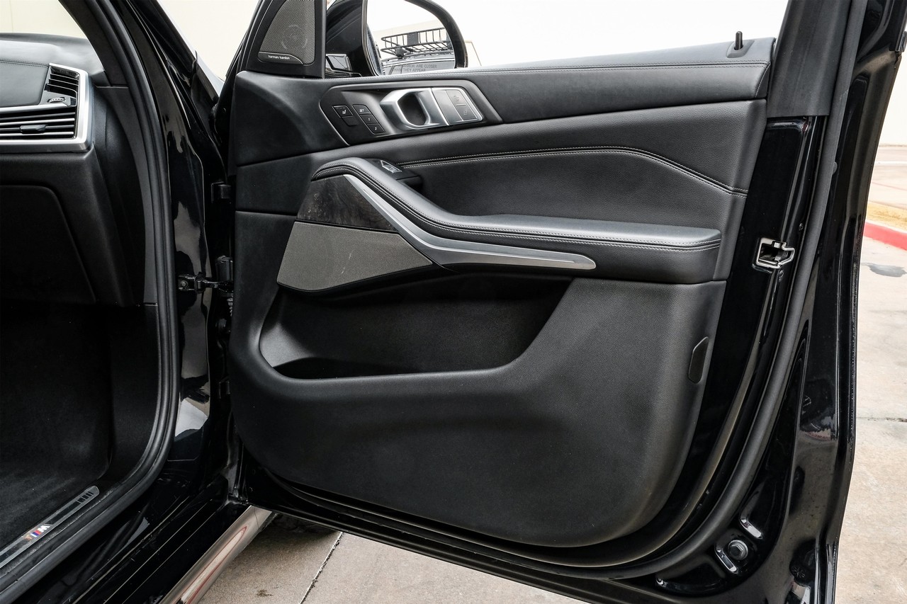 BMW X7 Vehicle Main Gallery Image 53