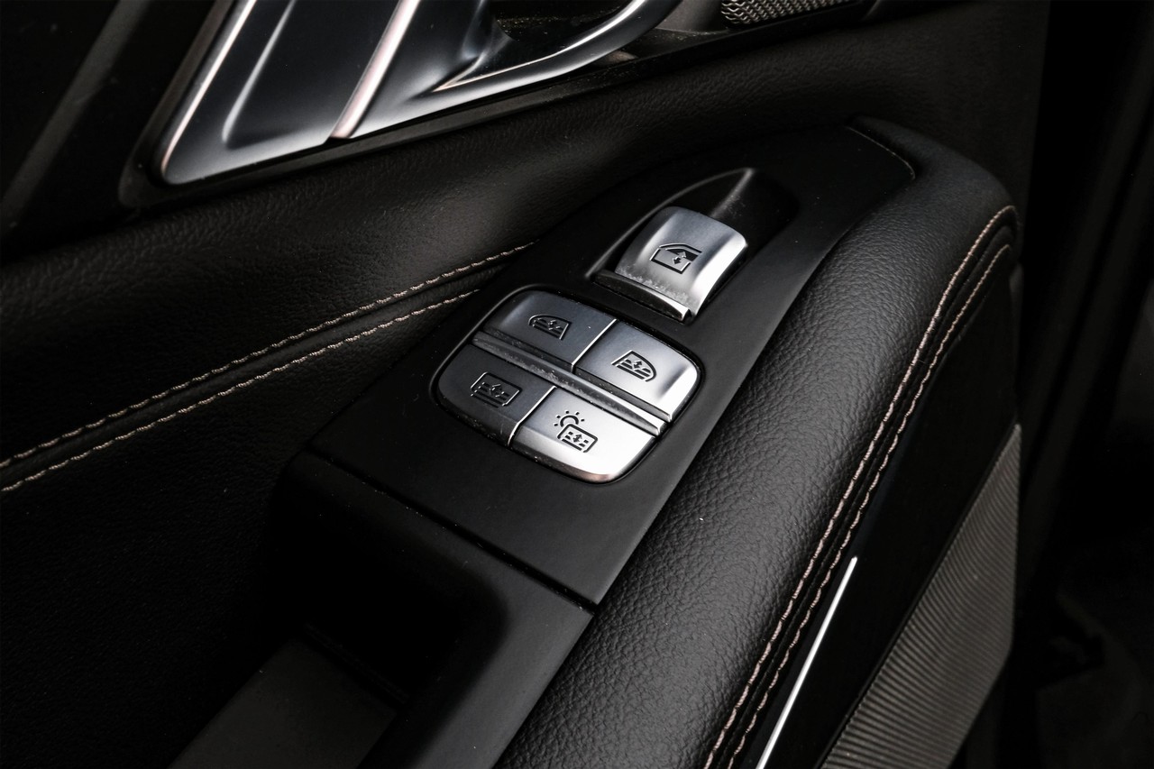 BMW X7 Vehicle Main Gallery Image 55