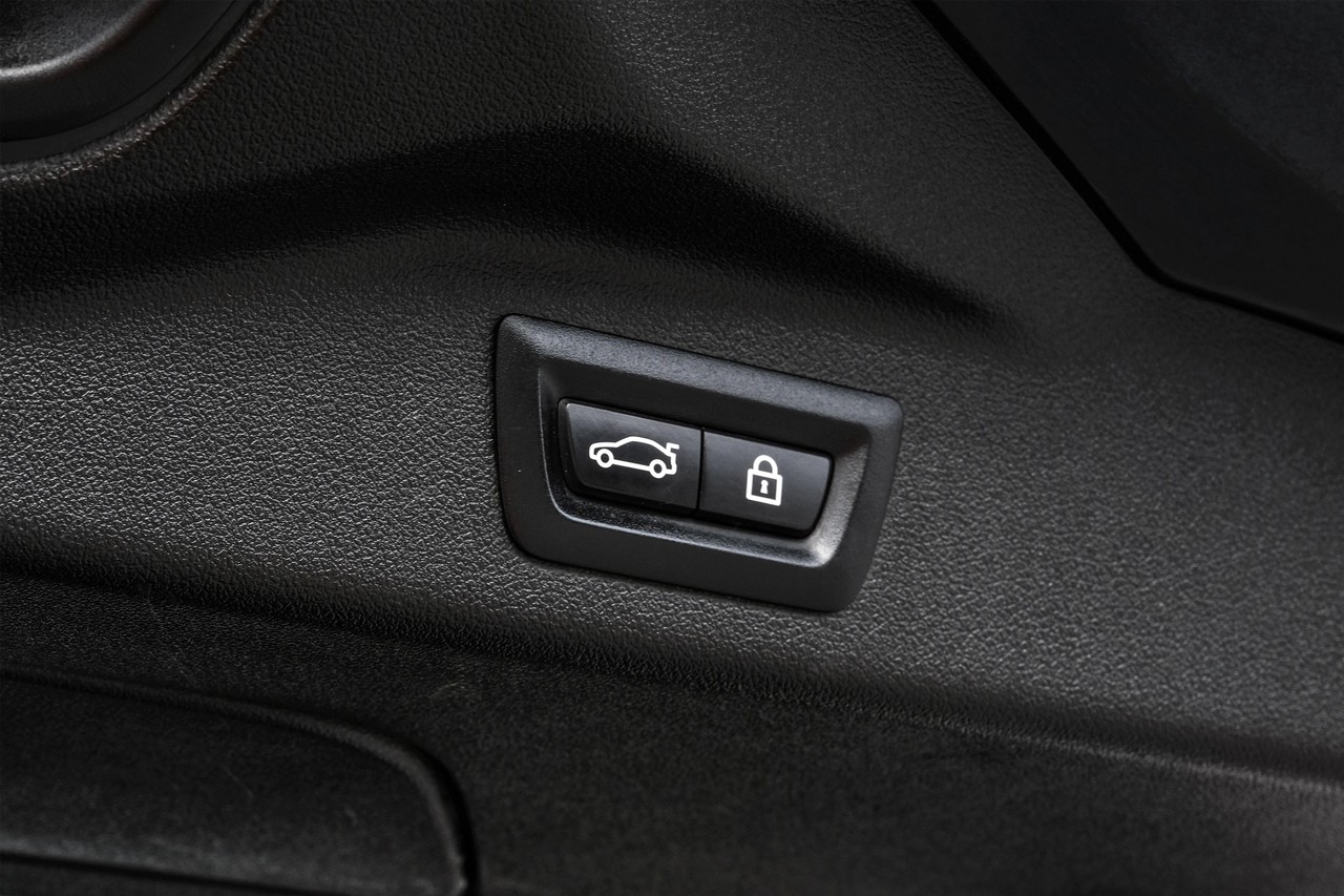 BMW X7 Vehicle Main Gallery Image 65