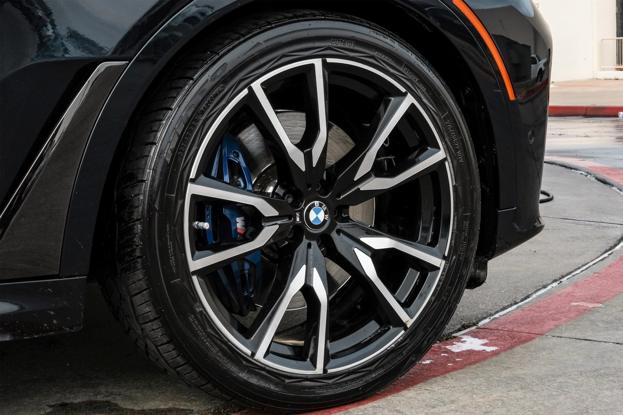 BMW X7 Vehicle Main Gallery Image 67