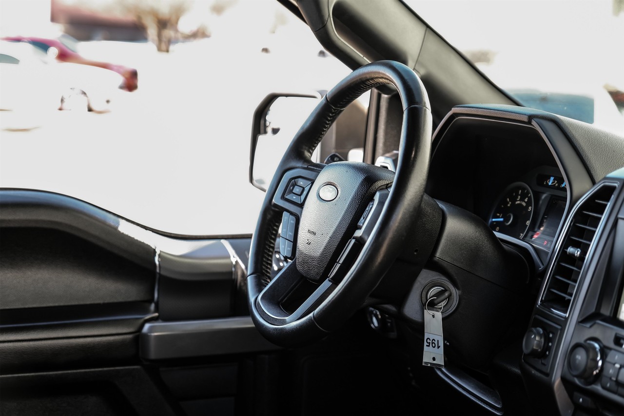 Ford F-150 Vehicle Main Gallery Image 13