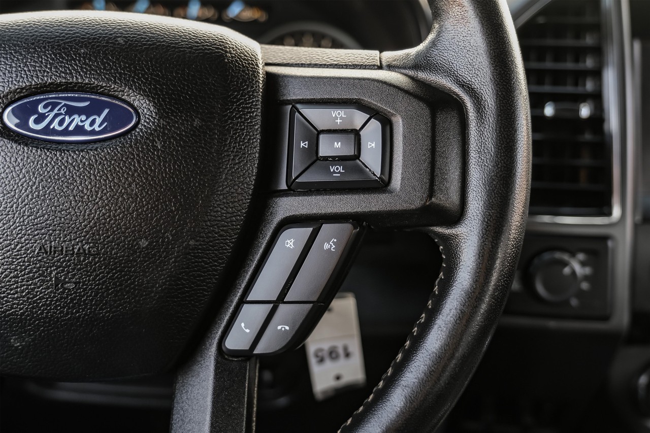 Ford F-150 Vehicle Main Gallery Image 17