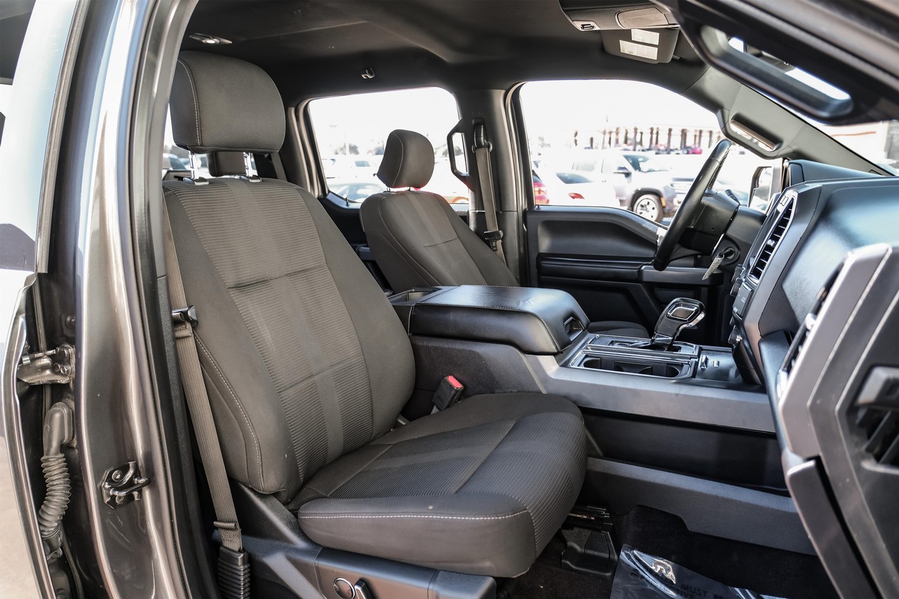 Ford F-150 Vehicle Main Gallery Image 32