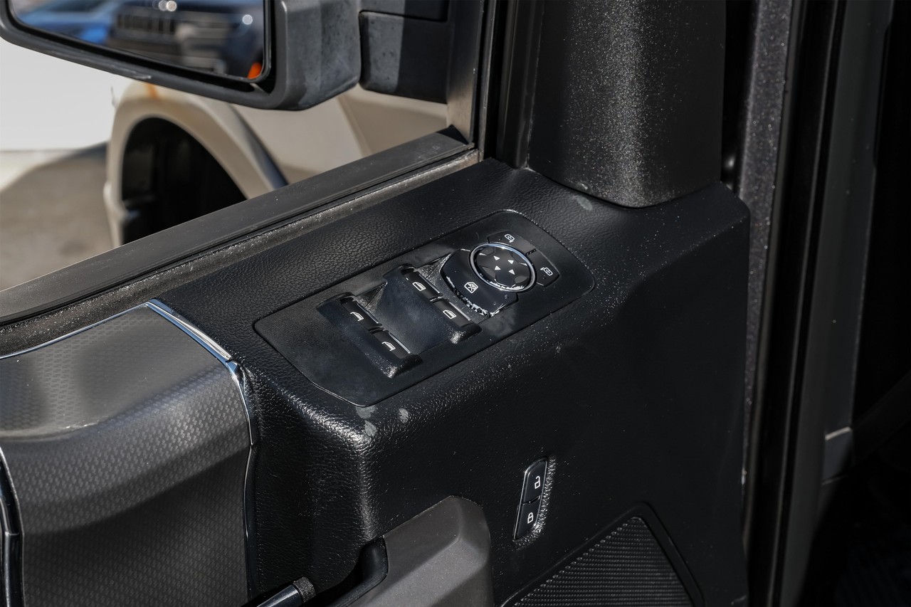 Ford F-150 Vehicle Main Gallery Image 40