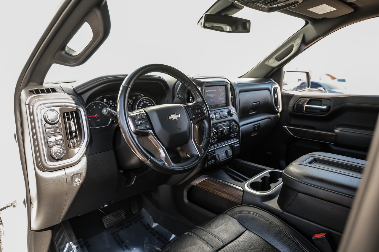 Chevrolet Silverado 1500 LTD Vehicle Main Gallery Image 03