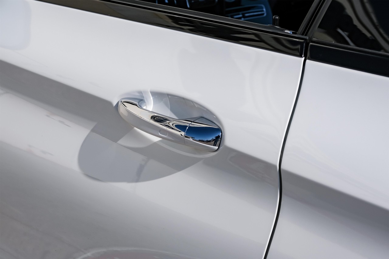 Mercedes-Benz C 43 AMG Vehicle Main Gallery Image 32