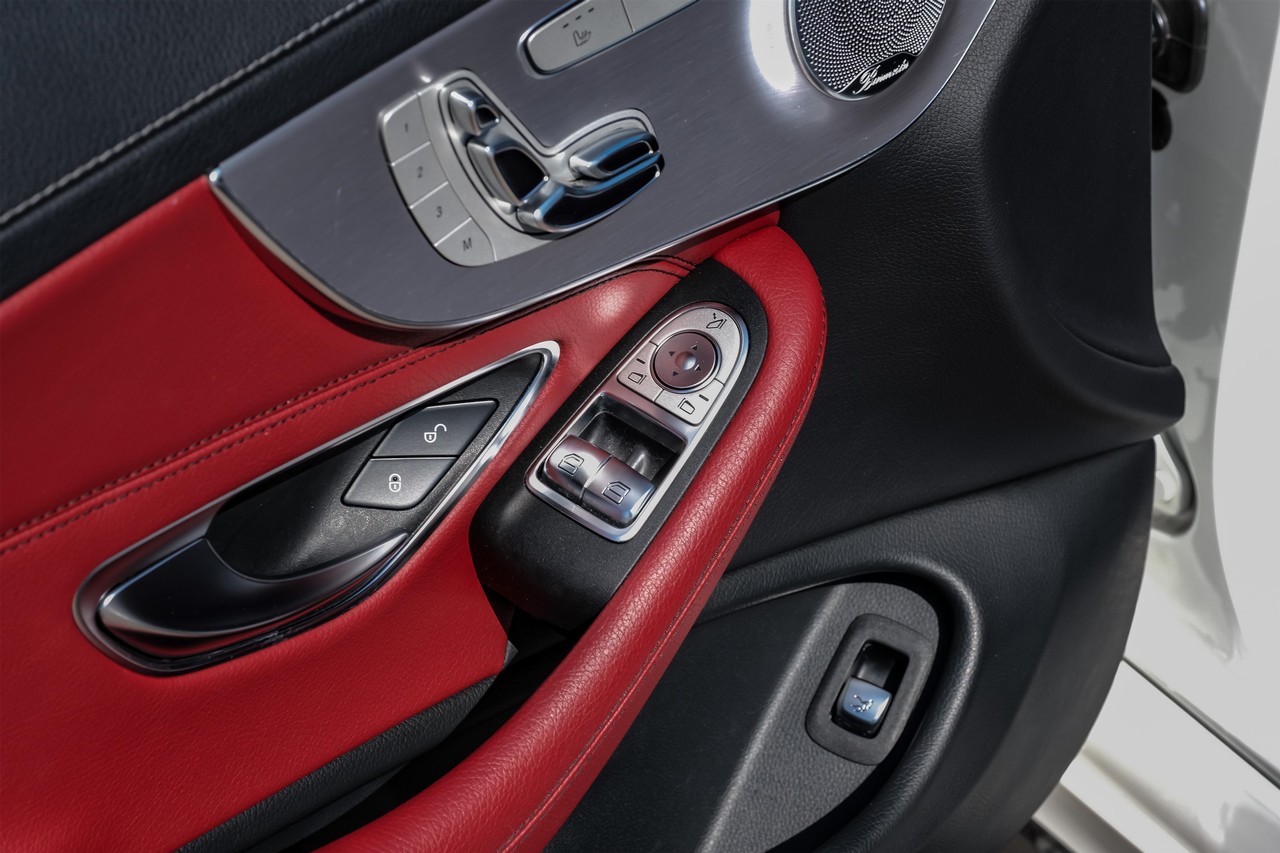 Mercedes-Benz C 43 AMG Vehicle Main Gallery Image 36