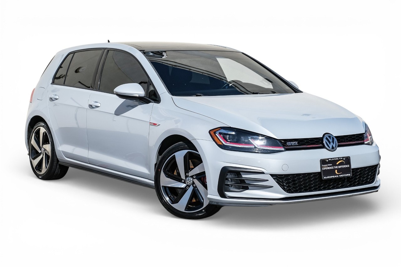 Volkswagen Golf GTI Vehicle Main Gallery Image 07