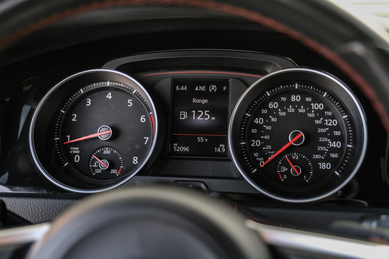 Volkswagen Golf GTI Vehicle Main Gallery Image 19