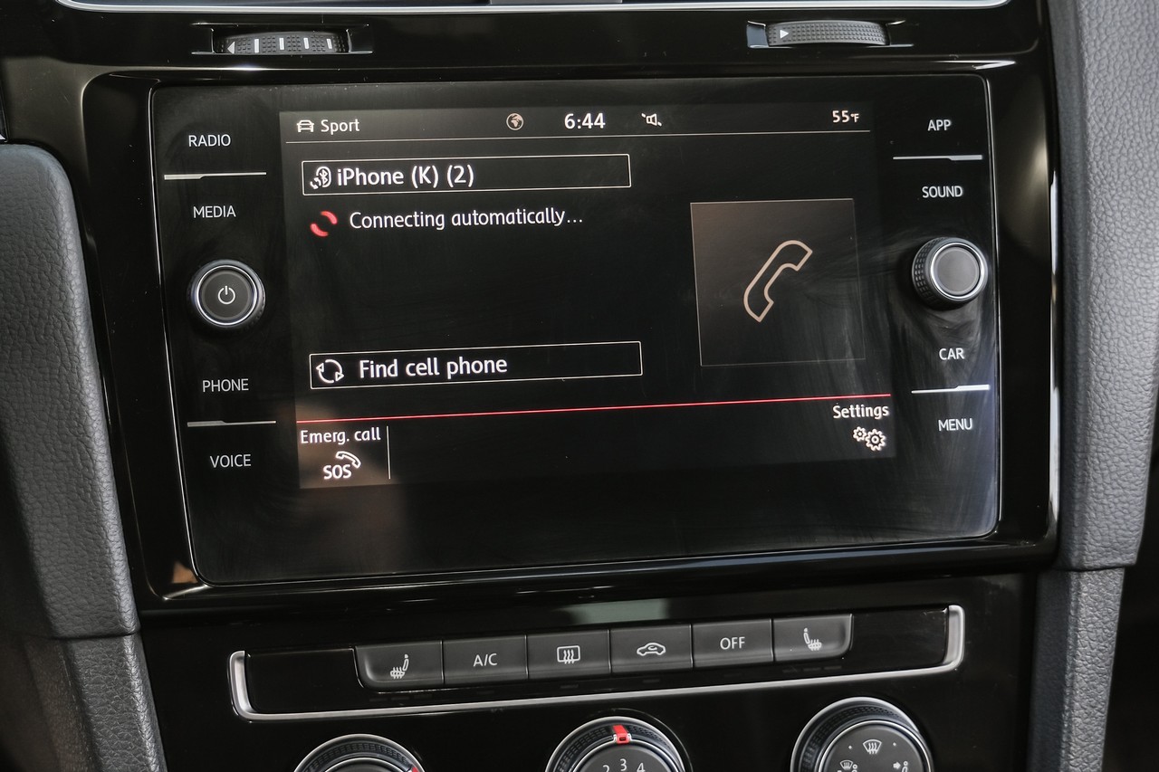 Volkswagen Golf GTI Vehicle Main Gallery Image 27