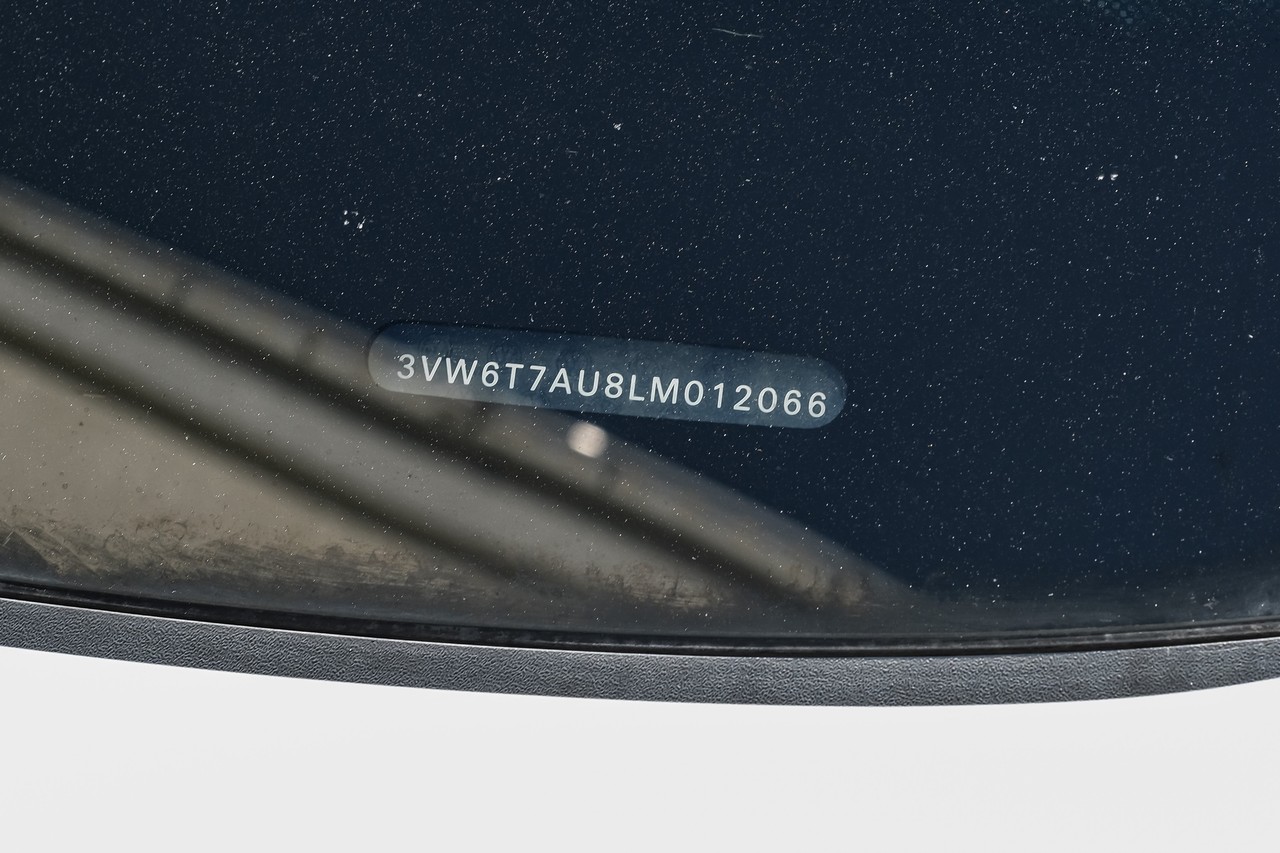 Volkswagen Golf GTI Vehicle Main Gallery Image 57