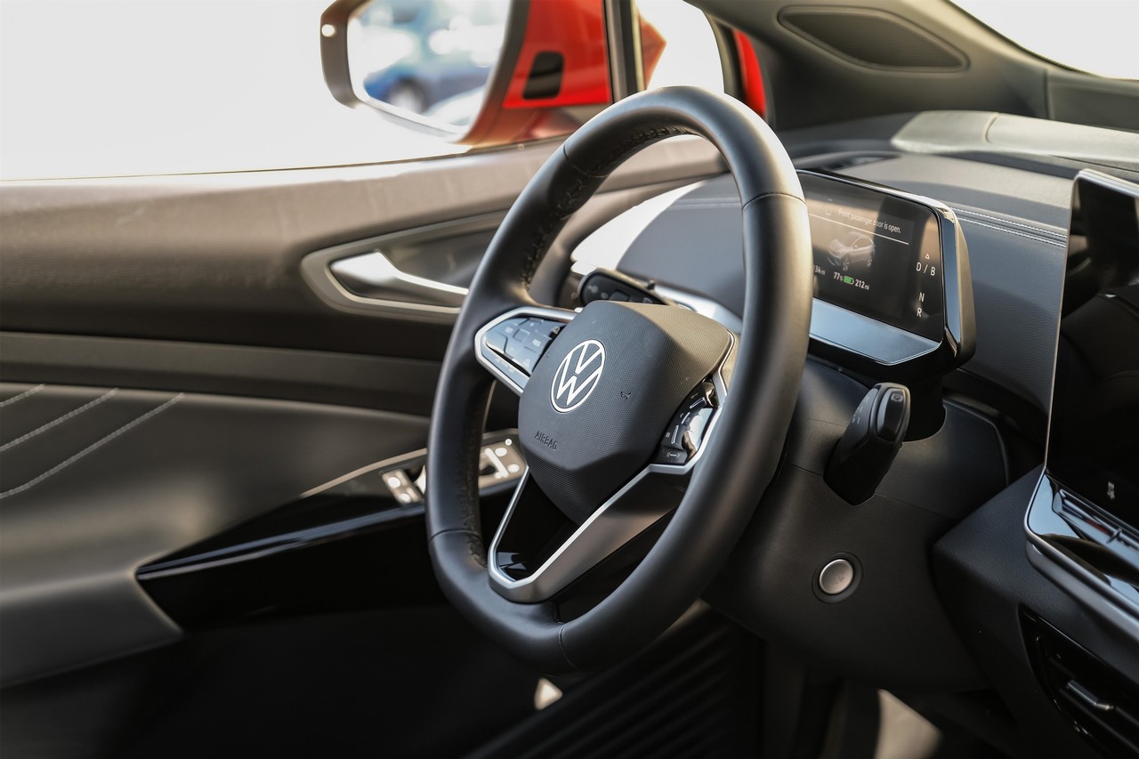 Volkswagen ID.4 Vehicle Main Gallery Image 13