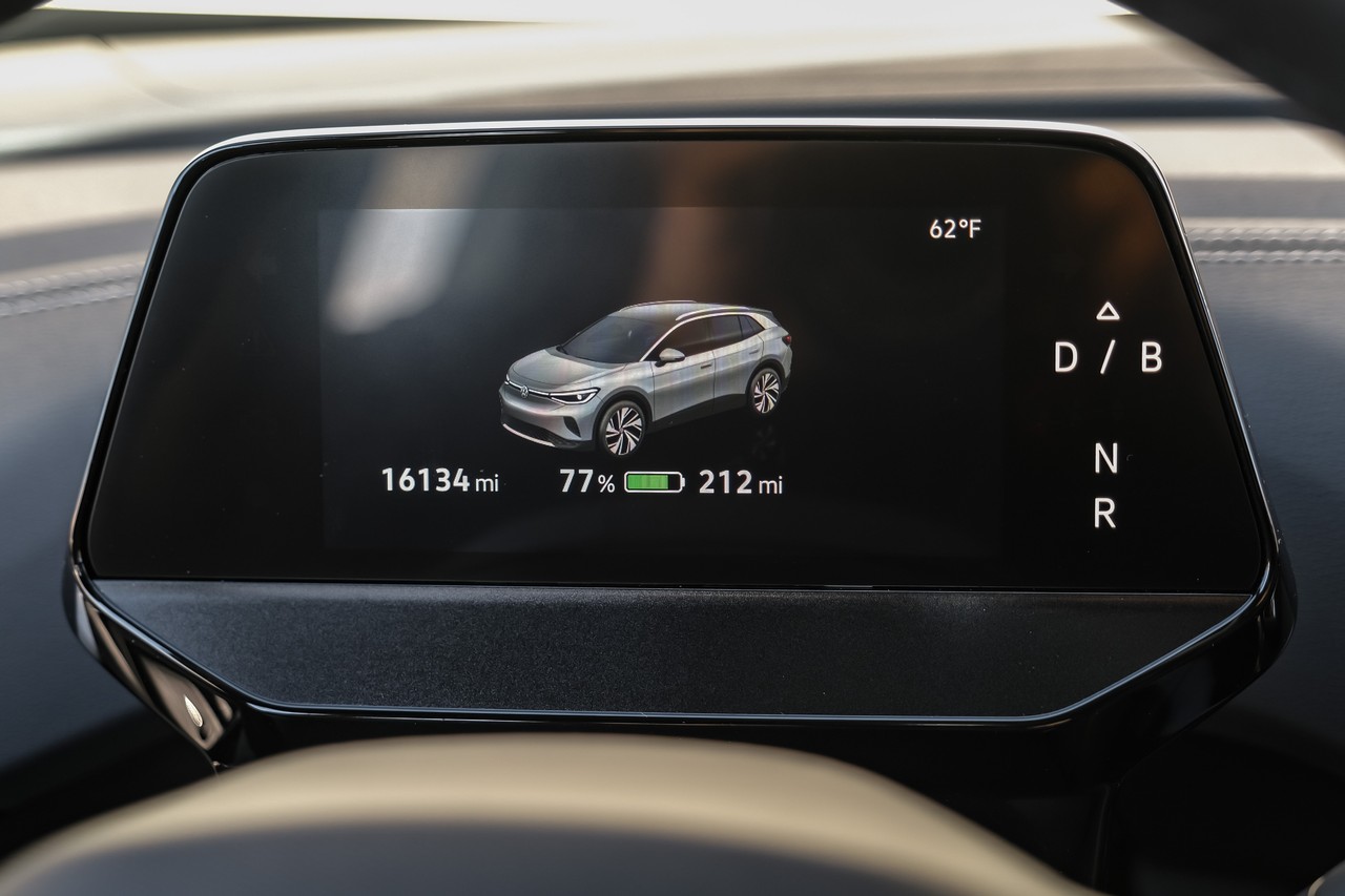 Volkswagen ID.4 Vehicle Main Gallery Image 18