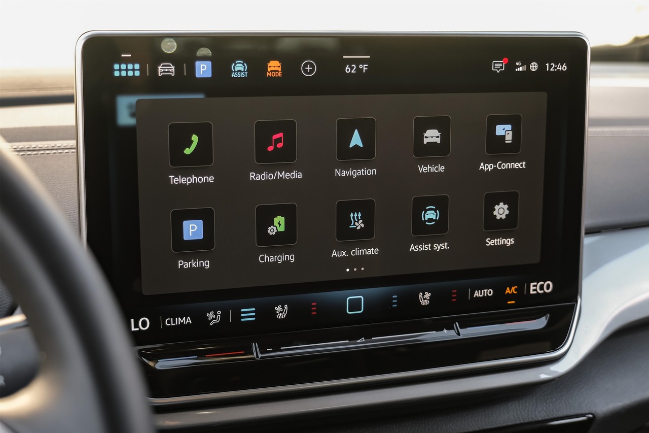 Volkswagen ID.4 Vehicle Main Gallery Image 26