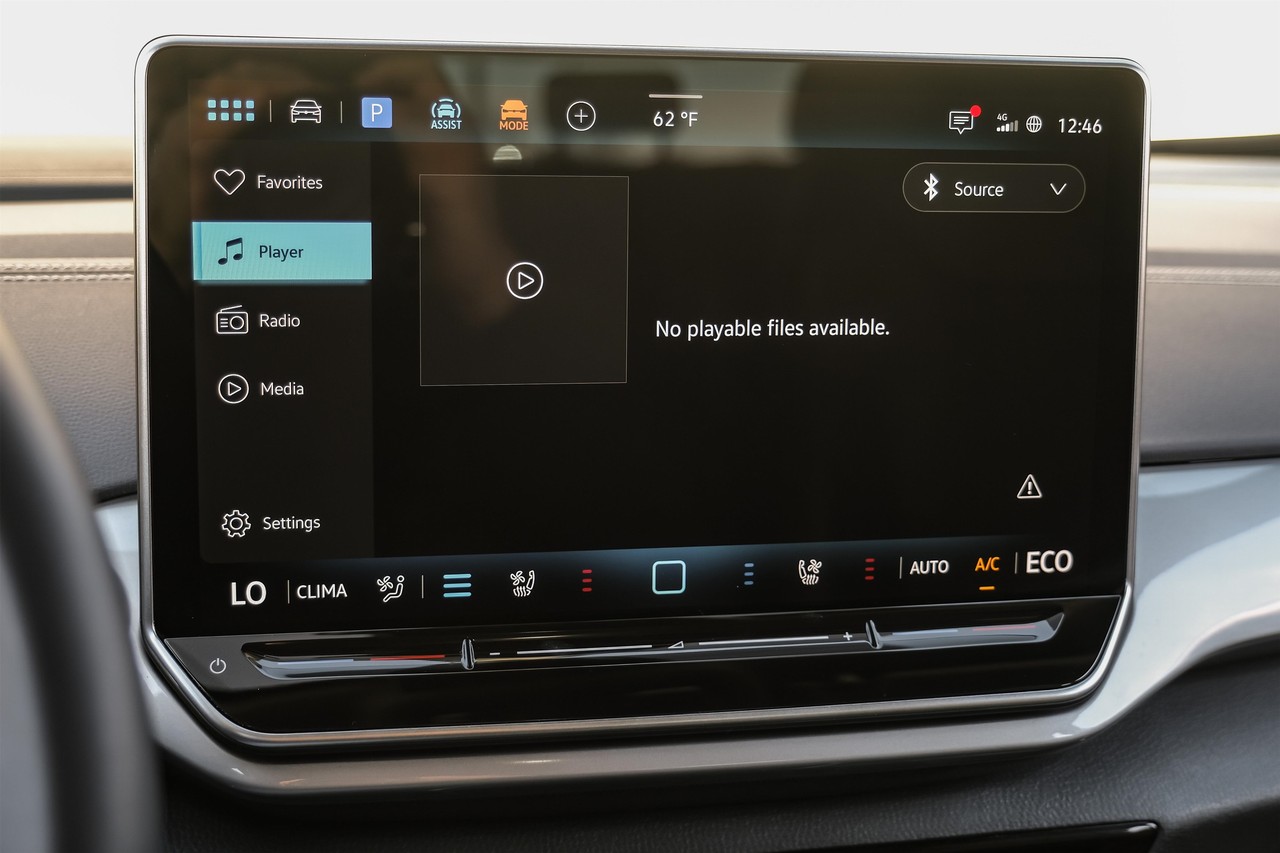 Volkswagen ID.4 Vehicle Main Gallery Image 28