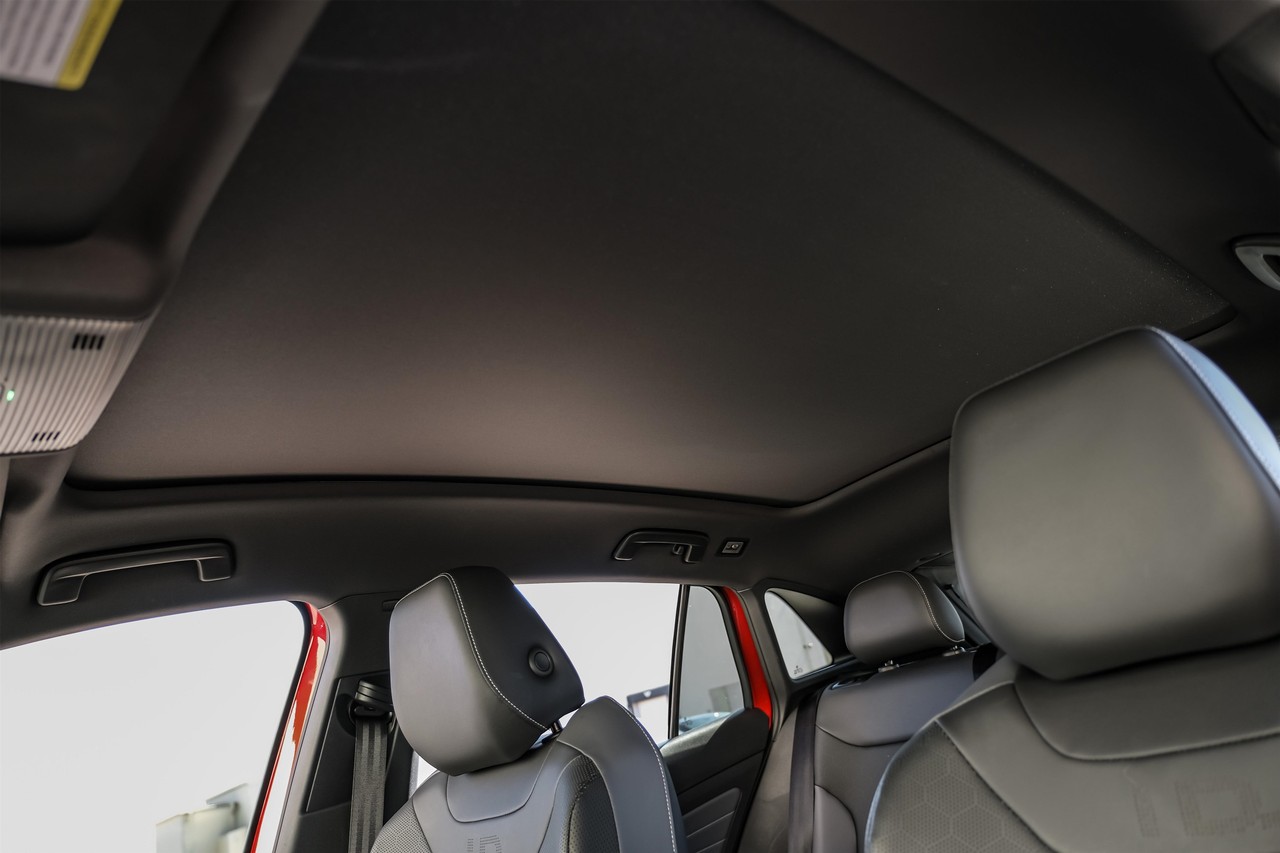 Volkswagen ID.4 Vehicle Main Gallery Image 30