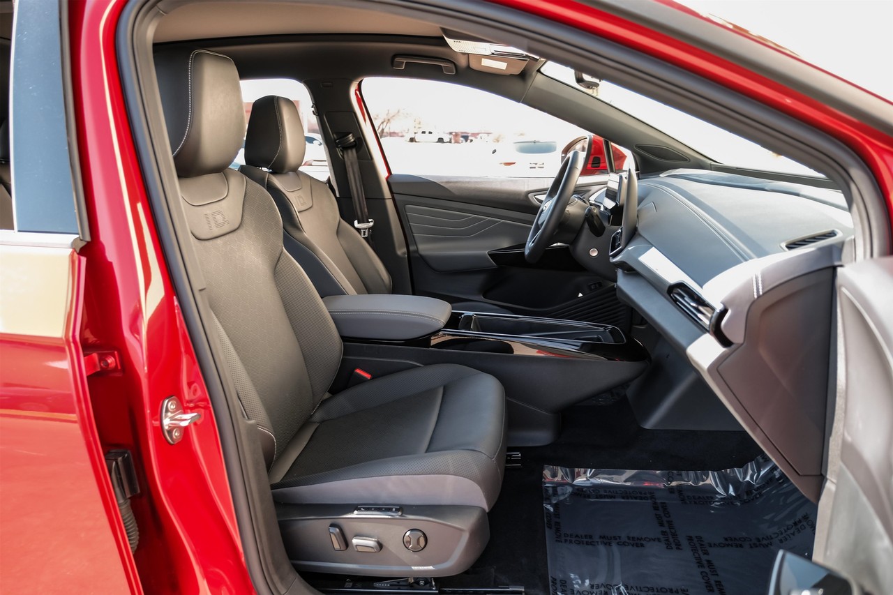 Volkswagen ID.4 Vehicle Main Gallery Image 33