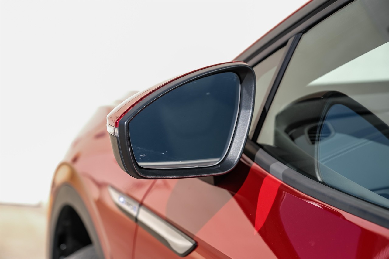 Volkswagen ID.4 Vehicle Main Gallery Image 40