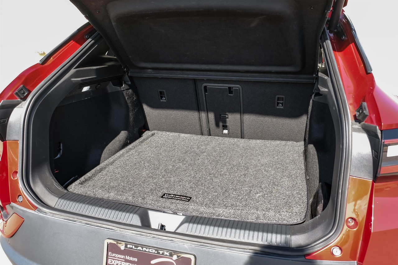 Volkswagen ID.4 Vehicle Main Gallery Image 48