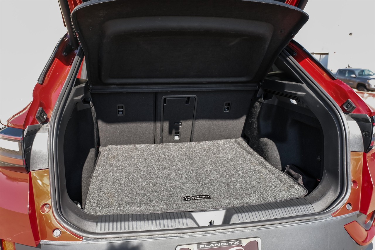 Volkswagen ID.4 Vehicle Main Gallery Image 49