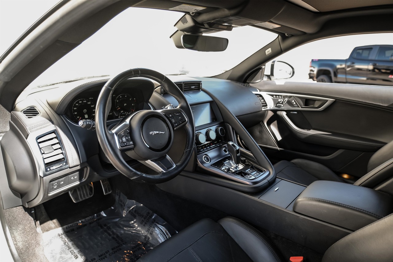 Jaguar F-Type Vehicle Main Gallery Image 03