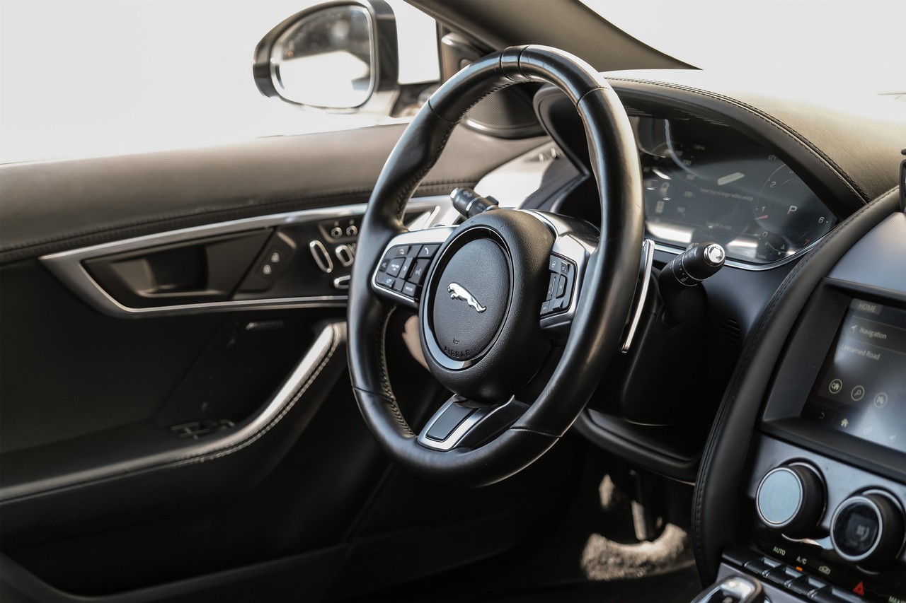 Jaguar F-Type Vehicle Main Gallery Image 13