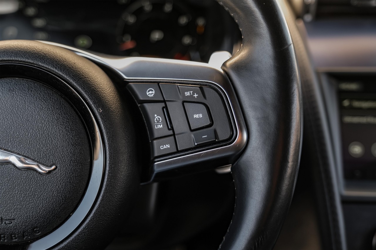 Jaguar F-Type Vehicle Main Gallery Image 16