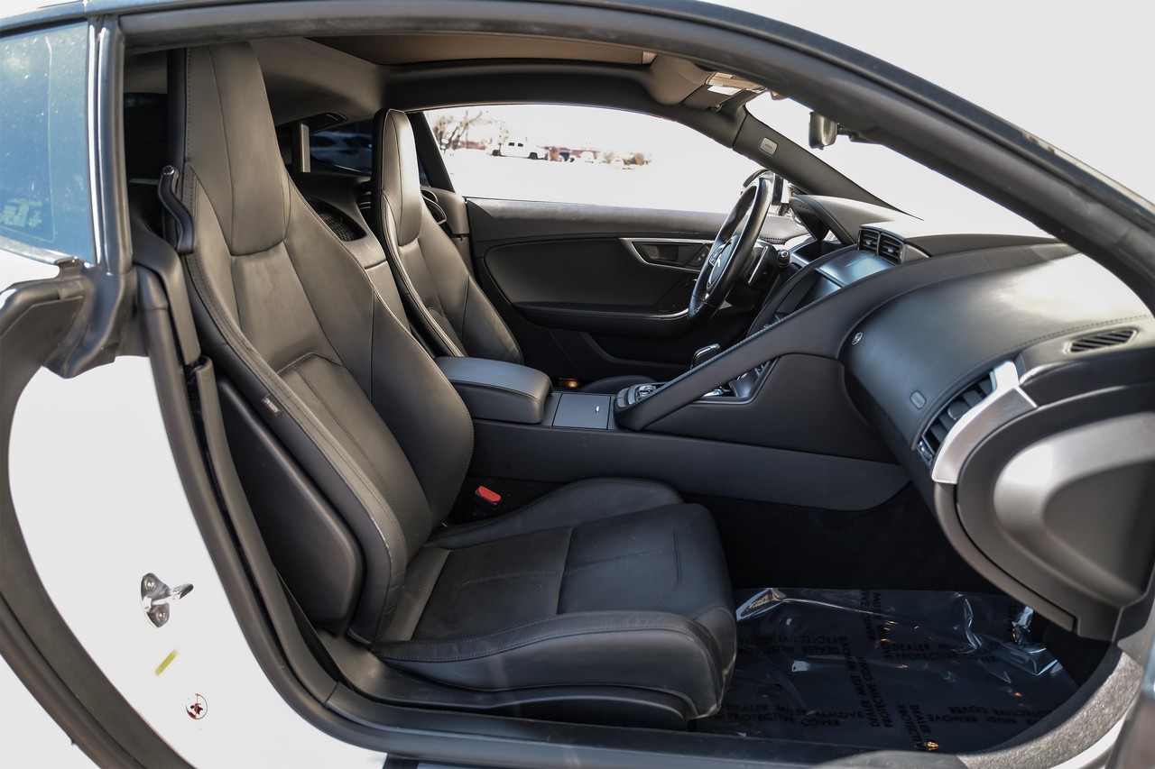 Jaguar F-Type Vehicle Main Gallery Image 31