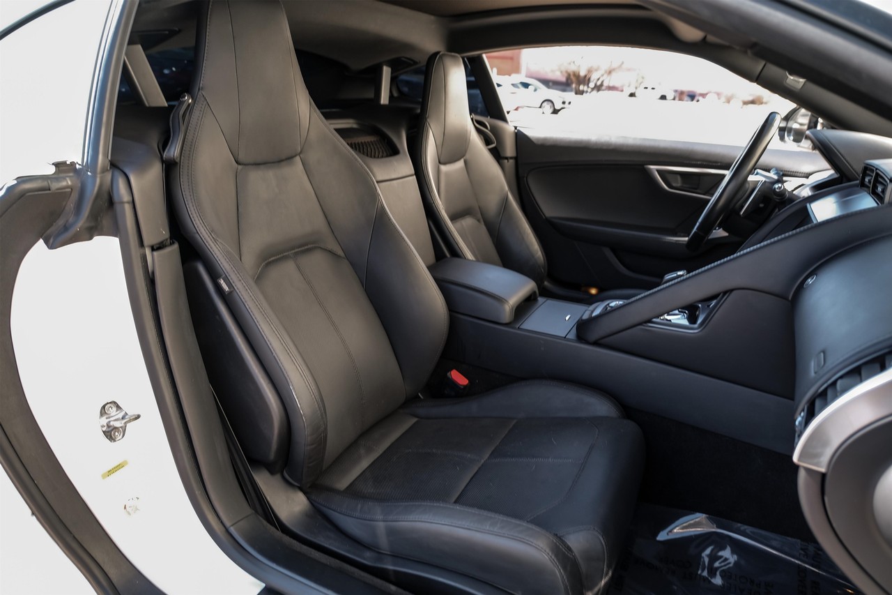 Jaguar F-Type Vehicle Main Gallery Image 32