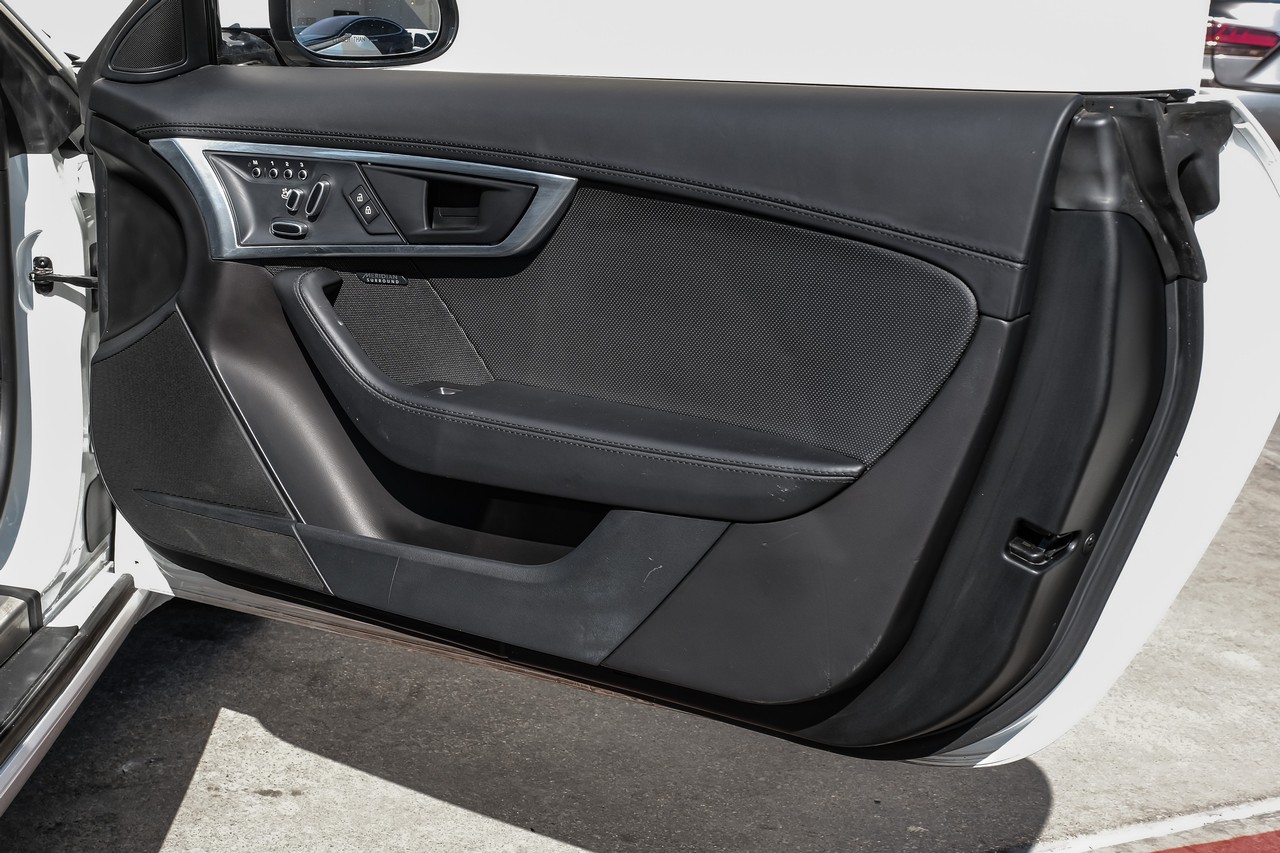 Jaguar F-Type Vehicle Main Gallery Image 38