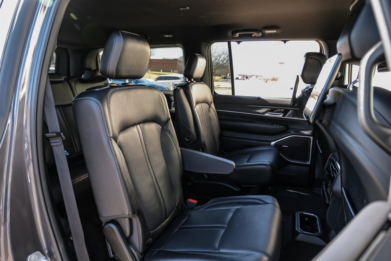 Jeep Wagoneer Vehicle Main Gallery Image 36