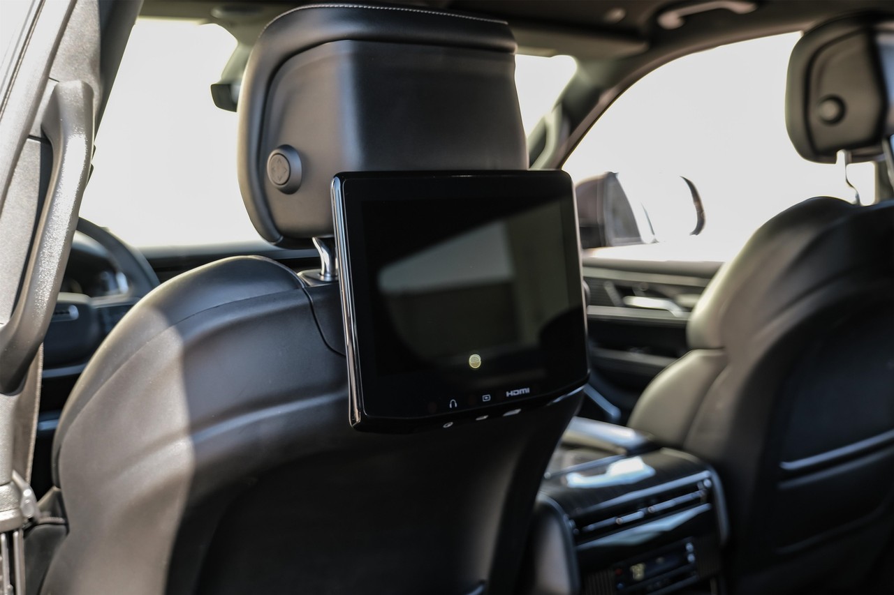 Jeep Wagoneer Vehicle Main Gallery Image 40