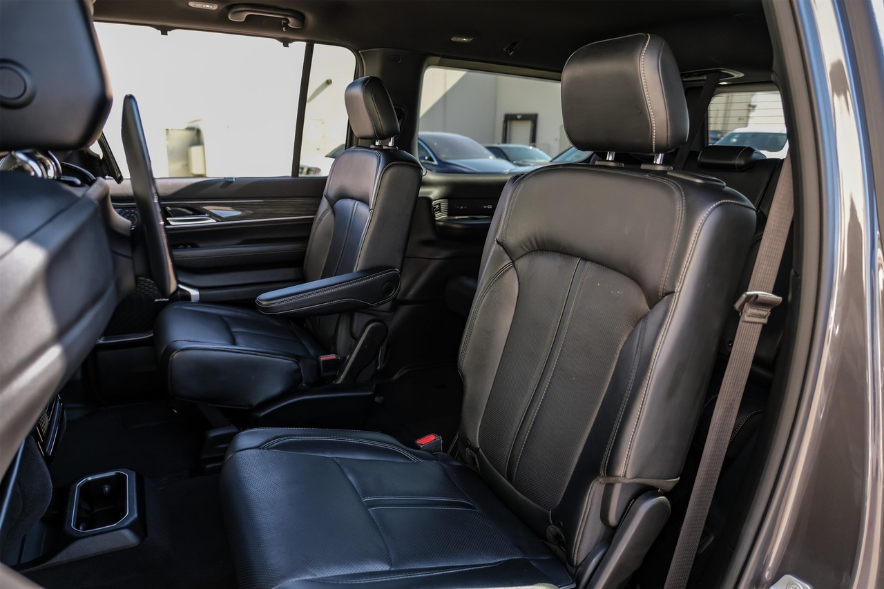 Jeep Wagoneer Vehicle Main Gallery Image 41