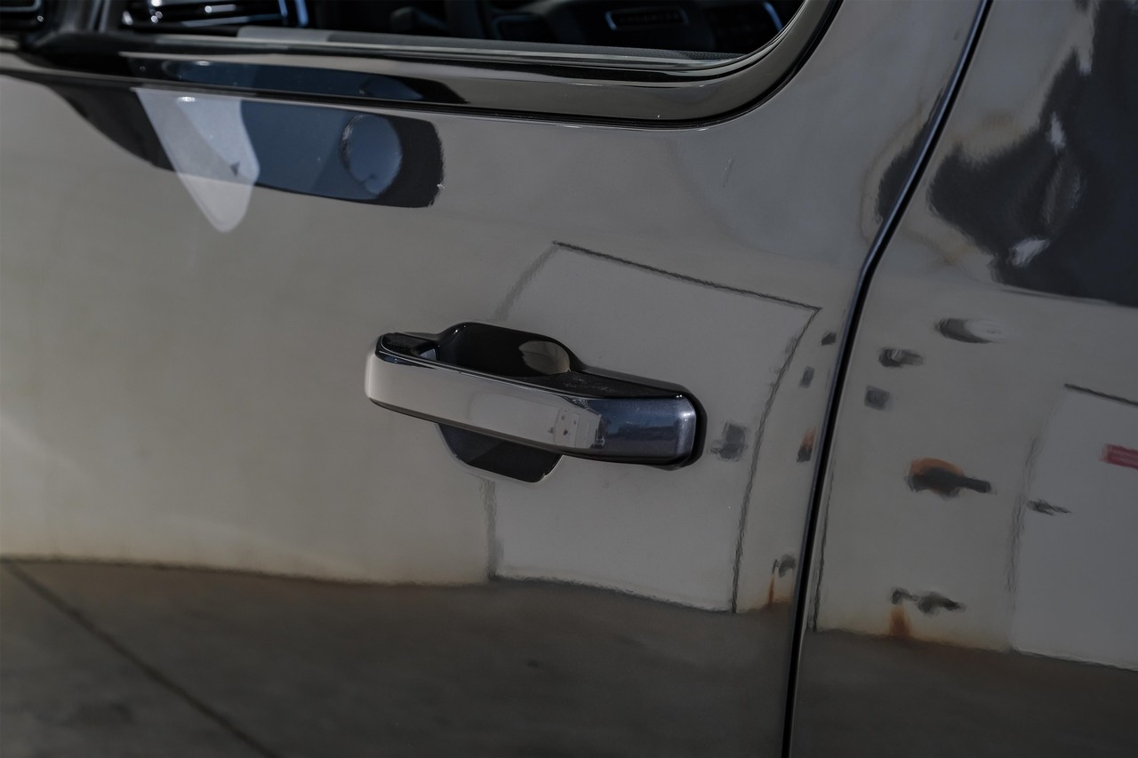 Jeep Wagoneer Vehicle Main Gallery Image 43