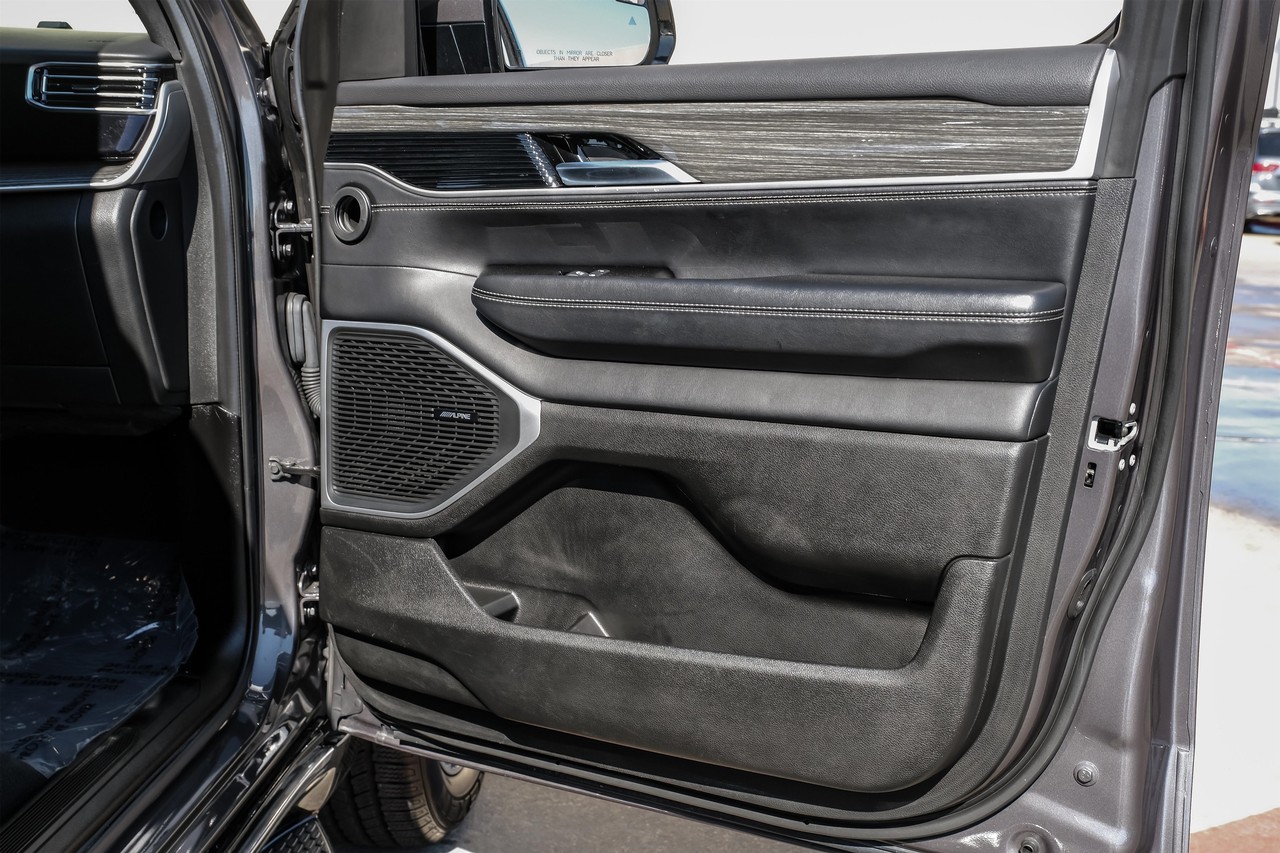 Jeep Wagoneer Vehicle Main Gallery Image 47