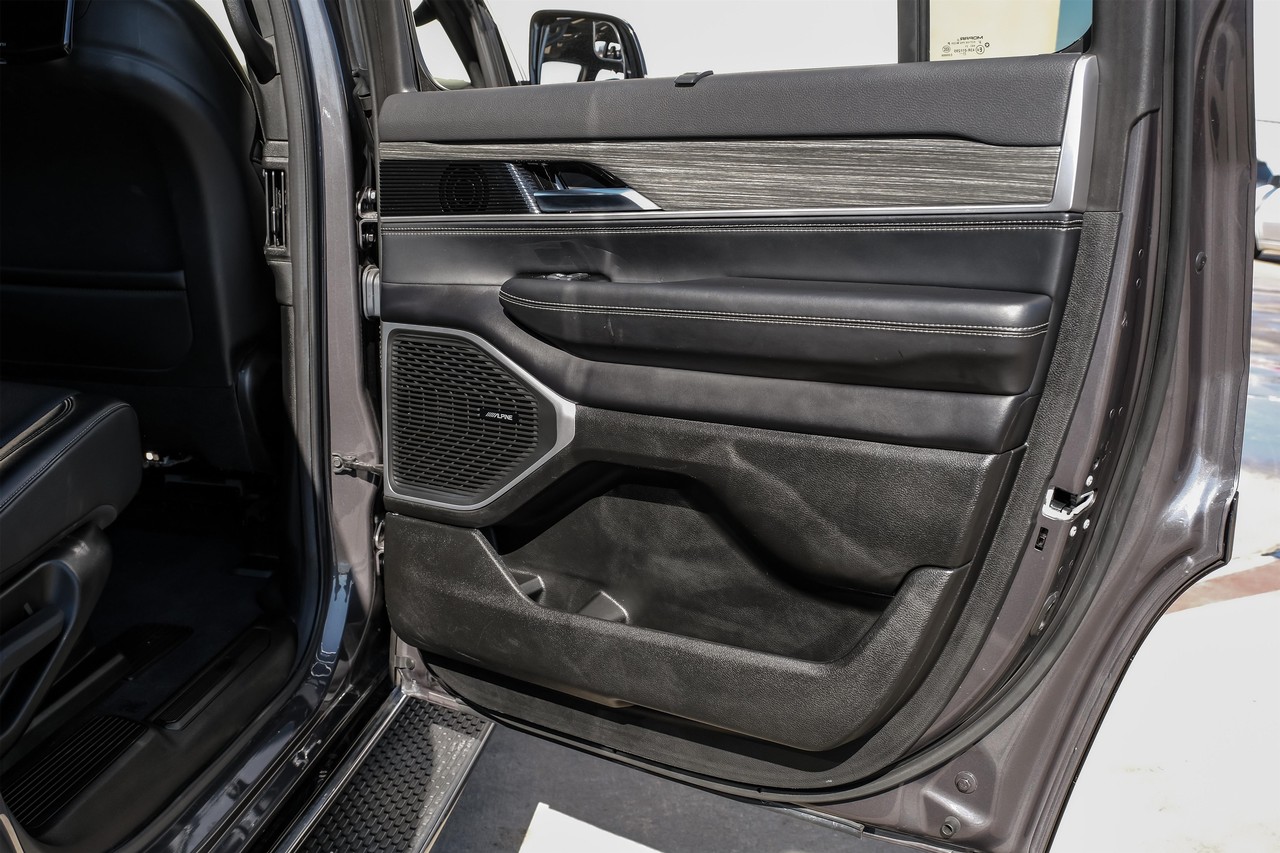 Jeep Wagoneer Vehicle Main Gallery Image 49