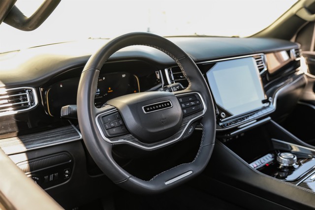 Jeep Wagoneer Vehicle Main Gallery Image 15