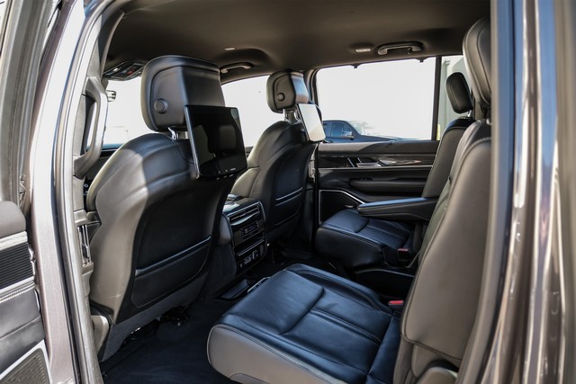 Jeep Wagoneer Vehicle Main Gallery Image 39