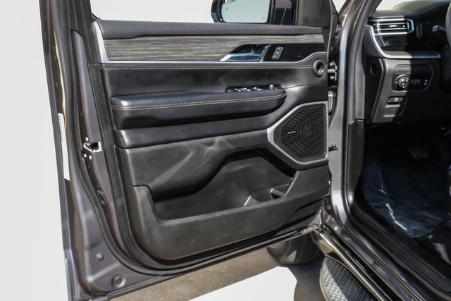 Jeep Wagoneer Vehicle Main Gallery Image 45