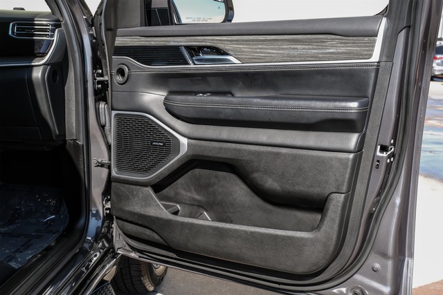 Jeep Wagoneer Vehicle Main Gallery Image 47