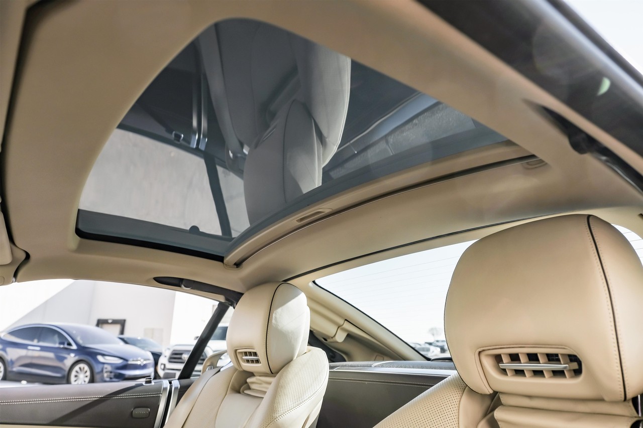 Mercedes-Benz SL 400 Vehicle Main Gallery Image 05