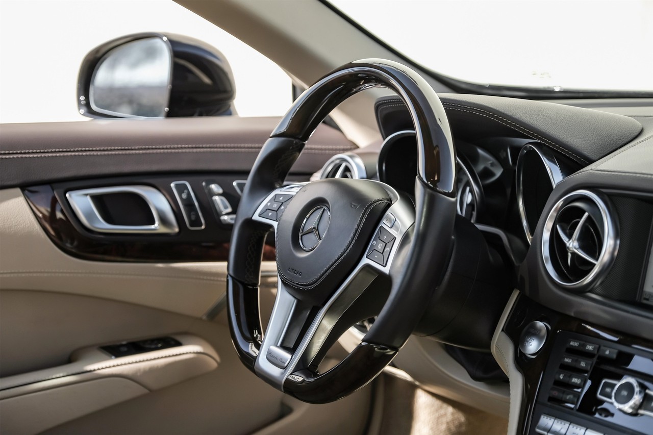 Mercedes-Benz SL 400 Vehicle Main Gallery Image 14