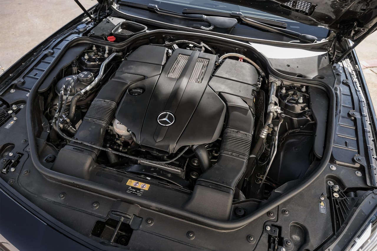 Mercedes-Benz SL 400 Vehicle Main Gallery Image 39